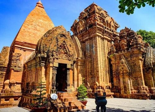 Kiến trúc độc đáo của tháp Ponagar