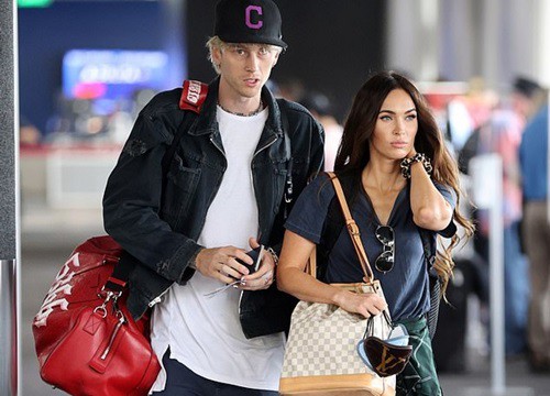 Megan Fox gợi cảm sánh đôi bên bạn trai kém 4 tuổi