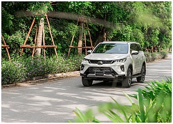 Toyota Fortuner bán hơn 1.100 xe trong tháng 10