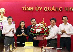 Trao quyết định bổ nhiệm Chánh Văn phòng Tỉnh ủy