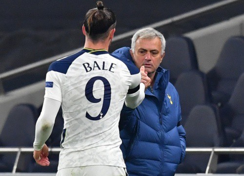 Bale đá chính trong trận thắng 4-0 của Tottenham