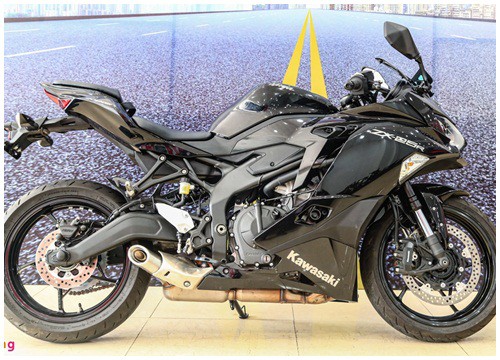 Kawasaki Ninja ZX-25R 2020 giá 180 triệu đồng tại Việt Nam