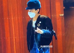 G-Dragon tặng người thân giày hoa cúc màu đỏ?