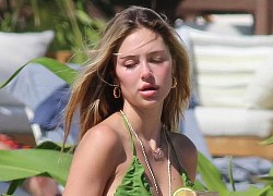 Delilah Belle Hamlin siêu gợi cảm, liên tục ôm hôn mặn nồng với bạn trai