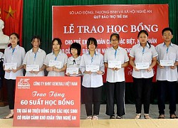 Nghệ An: Trao tặng học bổng cho trẻ em có hoàn cảnh đặc biệt khó khăn