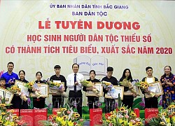 Tuyên dương học sinh dân tộc thiểu số tiêu biểu, xuất sắc