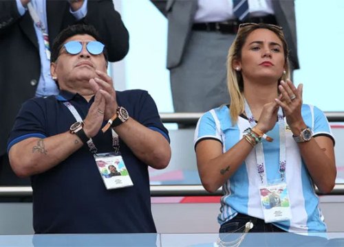 Vợ 'hụt' Maradona không được dự lễ viếng gia đình