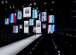 Cận cảnh sân khấu hoành tráng của Aquafina Vietnam International Fashion Week 2020: "Cánh cửa cơ hội" cao 11m, rộng 20m gây ấn tượng