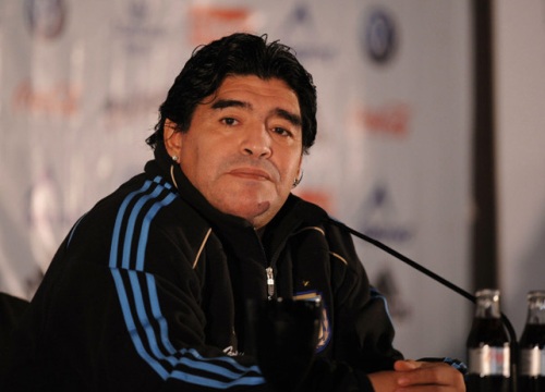 Điều tra vụ Maradona qua đời: Y tá và cháu nói dối, bỏ mặc huyền thoại ra sao?
