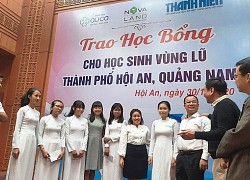 Học bổng nghĩa tình đến với học sinh vùng lũ miền Trung