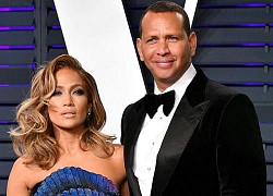 Jennifer Lopez hoãn cưới hai lần vì Covid-19