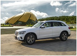 So sánh Mercedes-Benz GLC 200 & GLC 200 4Matic