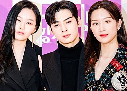 Sự kiện ngược đời: 2 báu vật nhan sắc hiếm có Cha Eun Woo - Moon Ga Young hội tụ, nữ phụ nhăn nhó khó hiểu giật trọn spotlight