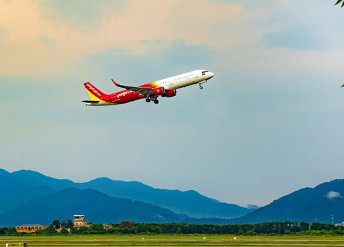 Tỉ phú Nguyễn Thị Phương Thảo chi 1200 tỉ đồng mua cổ phiếu Vietjet