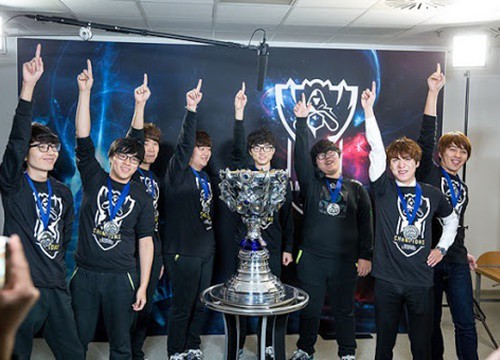 Xạ thủ huyền thoại của SKT chính thức tái xuất LCK, đội hình vô địch CKTG 2015 - 2016 giờ đây 'thầy trò đối chiến'