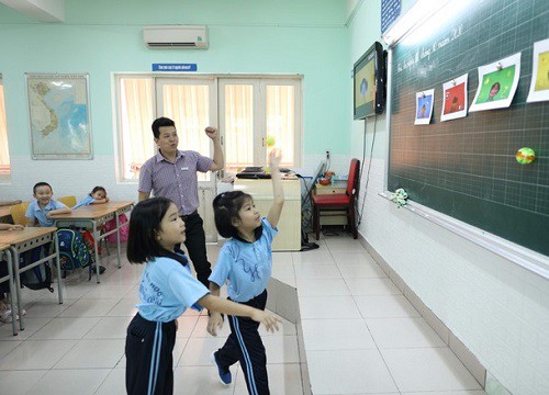 'Đỏ mắt' tìm giáo viên tiếng Anh bậc tiểu học