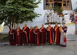 Hoàng hậu "vạn người mê" Bhutan chia sẻ ảnh mới của 2 Hoàng tử, vẻ ngoài của hai đứa trẻ gây bất ngờ