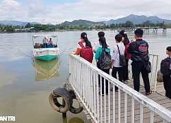 Một cá nhân bỏ hàng trăm triệu đồng sửa cầu cho học sinh đi học