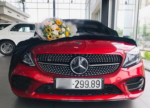 'Mua' biển 299.89 hết 400 triệu, chủ xe 'đau xót' rao bán Mercedes-Benz C 300 AMG giá 2 tỷ, ODO chỉ 9.000km