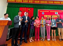 Thừa Thiên Huế tặng thẻ BHYT cho hơn 300 người dân gặp khó khăn