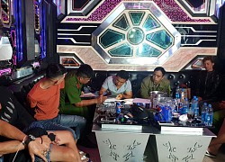 Cảnh sát đột kích quán karaoke