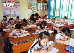 Giáo viên Kon Tum lo lắng khi học sinh lớp 1 vẫn chỉ học 1 buổi/ngày