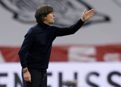 Joachim Loew nhận lời cảnh báo về tương lai ở tuyển Đức