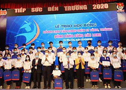 119 suất học bổng 'Tiếp sức đến trường' đến tay tân sinh viên ĐBSCL