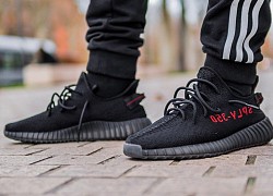 Cảnh sát Singapore giải tán đám đông đến mua giày Yeezy 350