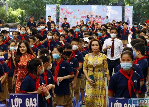 Học trò, cha mẹ học sinh nghĩ sao khi bắt gặp thầy cô đi làm thêm ngoài giờ?