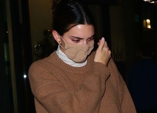 Kendall Jenner tái xuất xinh đẹp trên phố sau khi đi trượt băng cùng chị gái