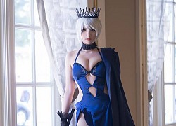 Khoe dáng gợi cảm khi hóa thân thành nhân vật game, nữ cosplayer gốc Việt khiến bao anh em 'xin chết'