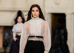 Mẫu gốc Việt trình diễn trong show của Chanel