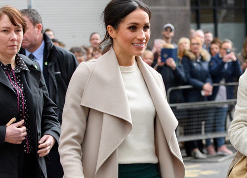 Meghan Markle hóa ra là cao thủ diện áo khoác dáng dài, xem mà học được 11 outfit để style sang như người Hoàng gia