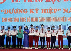 Trao 240 suất học bổng cho học sinh nghèo tỉnh Sóc Trăng