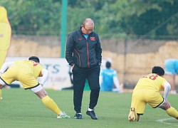 AFF Cup lại dời lịch, thầy Park xoay xở thế nào?