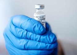 Anh bắt đầu tiêm vaccine Pfizer