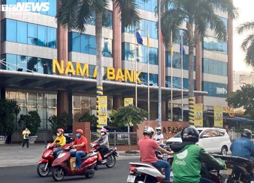 Nam A Bank chuẩn bị niêm yết sàn HOSE giữa lùm xùm tranh chấp