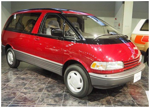 Ngắm Toyota Previa 1993 trông như xe mới chưa lăn bánh