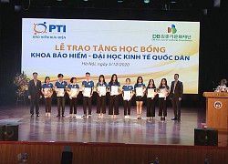 PTI trao 100 triệu đồng học bổng cho sinh viên ĐH Kinh tế Quốc dân