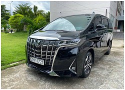 Toyota Alphard 'lướt' 6 tháng mất 500 triệu đồng