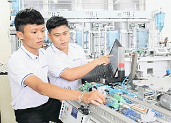 Trường nghề dạy văn hóa: Tiện cho trò nhưng khó cho trường