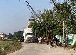 Hà Nội: 2 chị em ruột tử vong thương tâm khi bị container lùi trúng trên đường đi học