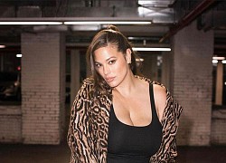 Người mẫu béo Ashley Graham tiết lộ bí quyết nâng ngực bằng... băng dính