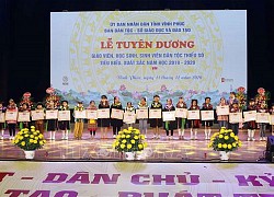 Tuyên dương giáo viên, học sinh dân tộc thiểu số tiêu biểu, xuất sắc