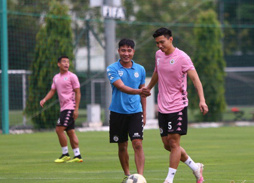 Văn Hậu phẫu thuật thành công, nghỉ hết lượt đi V-League 2021