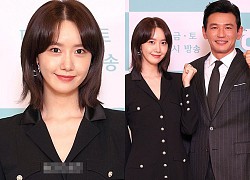 Yoona (SNSD) bất ngờ cắt phăng mái tóc dài nữ thần, nhan sắc liệu có &#8220;xuống level&#8221; bên ông hoàng phòng vé?