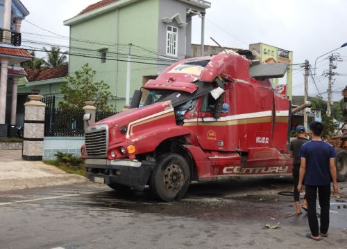 Bình Định: Lật xe container khi đang lưu thông trên Quốc lộ 1A