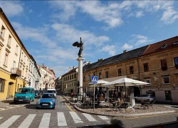 Italy cân nhắc các biện pháp hạn chế mới