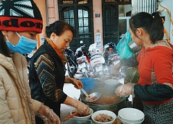 Lạ lùng quán bún "nhà giàu thời bao cấp", ngày bán 600 bát ở Hà Nội